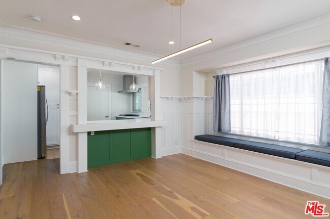 Foto del edificio - 2191 W 31st St