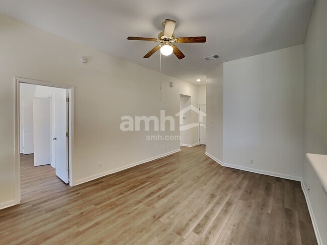 Foto del edificio - 110 Pony Cv