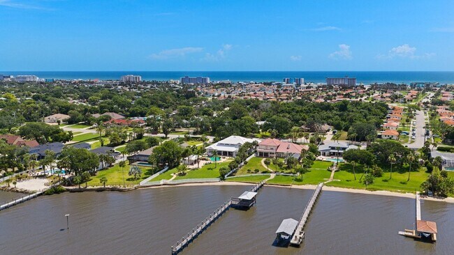 Foto del edificio - 626 Riverside Dr