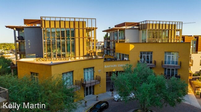 Foto del edificio - 3 br, 3 bath House - 4745 N Scottsdale RD ...