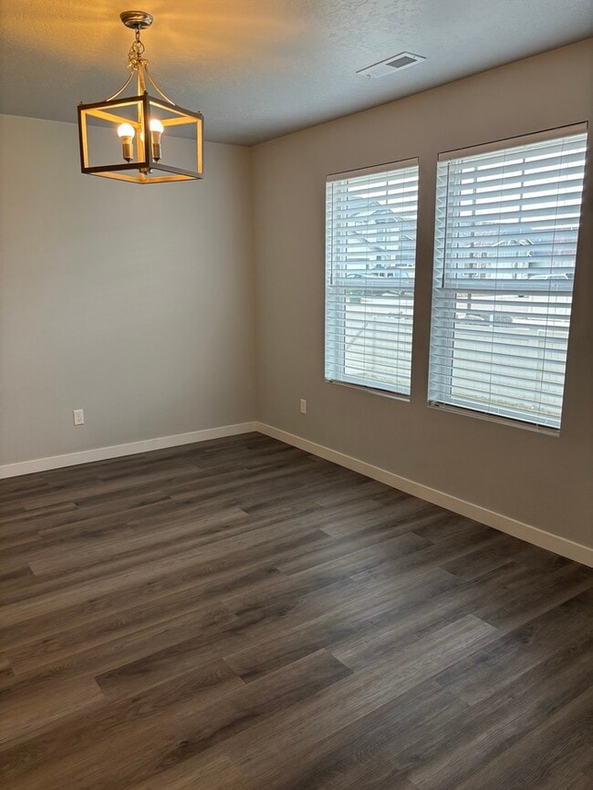 Building Photo - Townhomes at Jericho