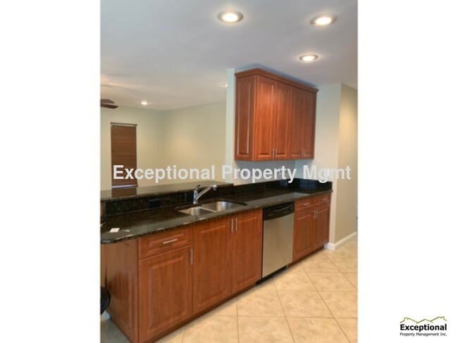 Foto del edificio - Beautiful 3 bedroom 2 bath Gulf Access Pool home SW Cape Lawn and Pool Svc Included