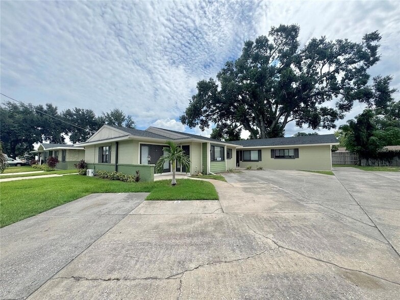 Foto principal - 1814 3rd St SE