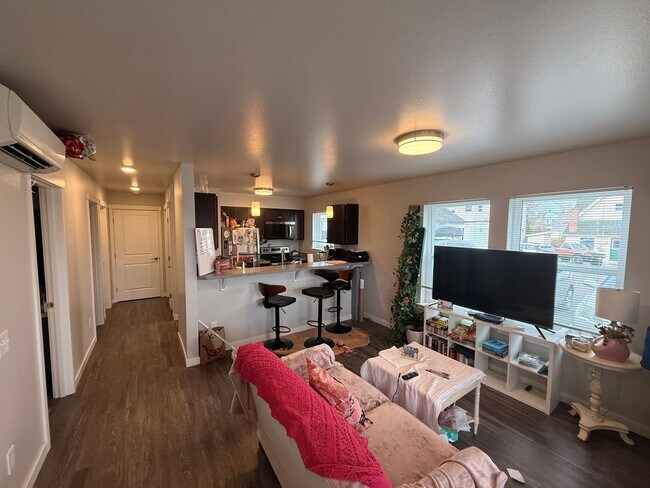 Building Photo - 1217/1219 Billy Frank Jr St