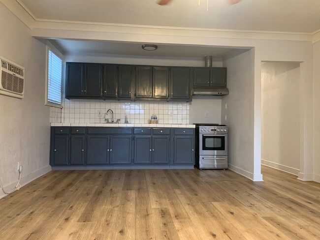 Photo - Great Experiences Are Just Around Rolland Curtis! Apartment