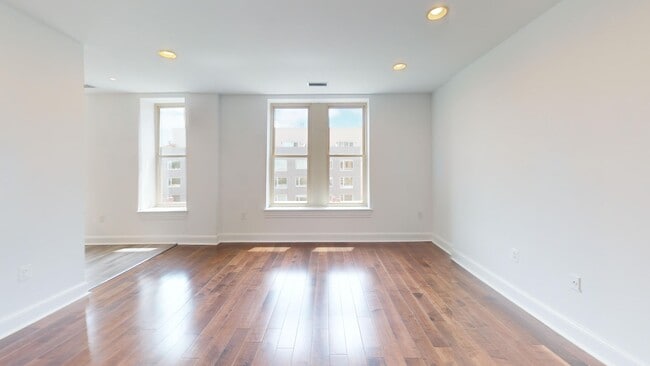 Building Photo - Modern Logan Circle One Bedroom W/Sleek Ki...