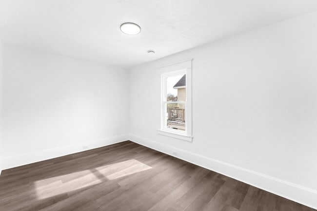 Foto del edificio - 1754 Godfrey Ave SW