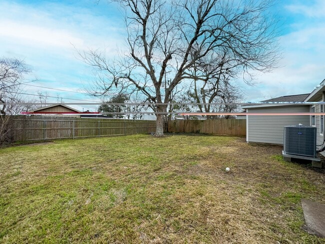 Foto del edificio - 1122 N Natchez Dr