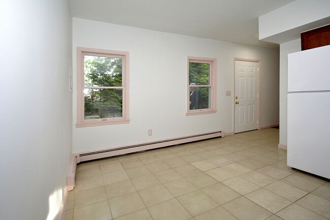 Building Photo - 318 Harrington Ave