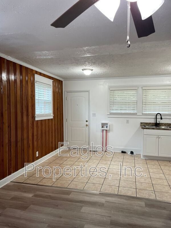 Foto del edificio - 219 Country Acres Rd