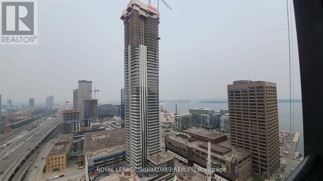 Building Photo - 16 Yonge St