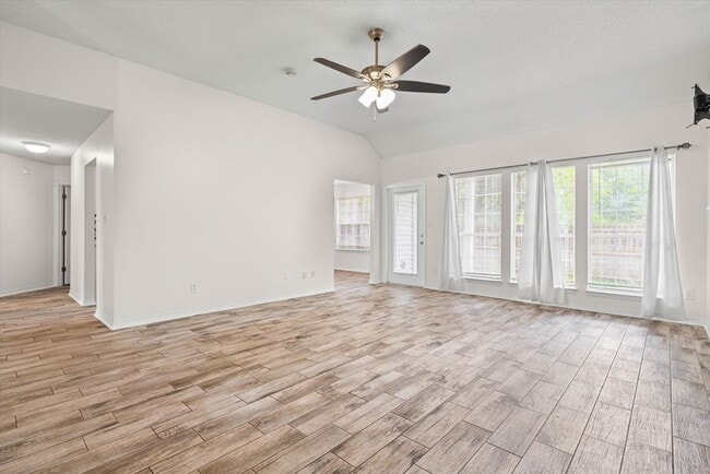 Building Photo - Four Bedroom in West Mobile