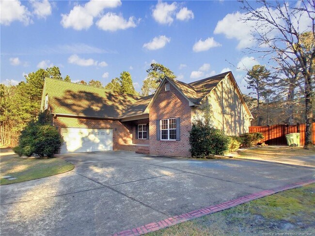 Building Photo - 9310 Creek Path Pl