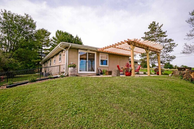 Foto del edificio - 4688 Capitol View Rd