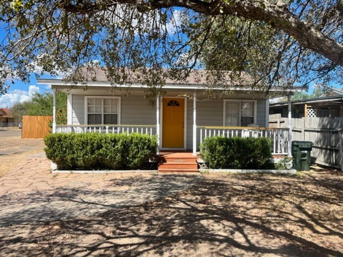 Foto principal - 983 Washington Ave
