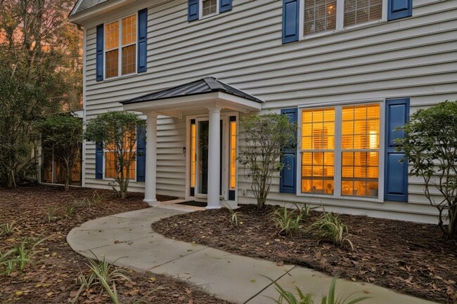 Building Photo - 3 Bedroom, 2.5 Bathroom Townhome in Ellington Woods - Mt Pleasant
