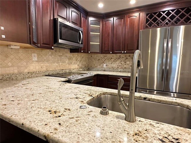 Foto del edificio - 3324 Briarwood Ln