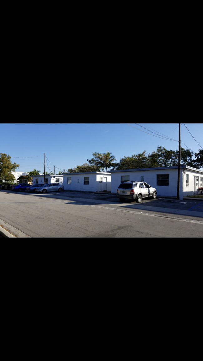 Building Photo - 620 NW 14th Ave