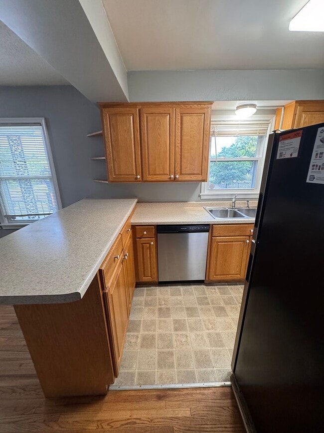 Building Photo - 5000 Vincent Ave S