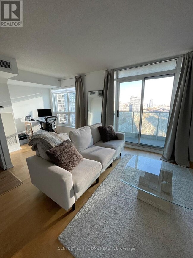 Building Photo - 18 Yonge St