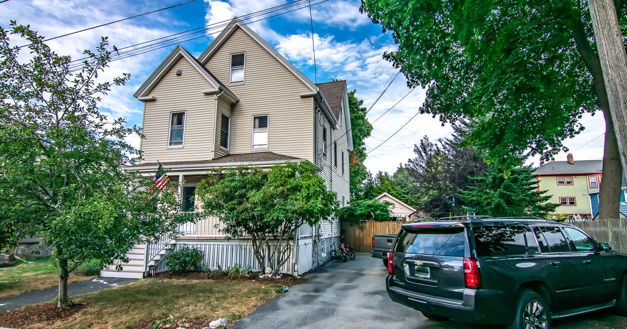 Primary Photo - 13 Radcliffe Rd