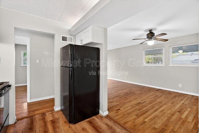 Building Photo - 710 Tyson Dr