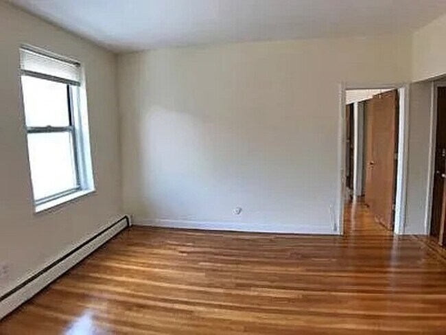 Foto del edificio - 64 Brighton Ave