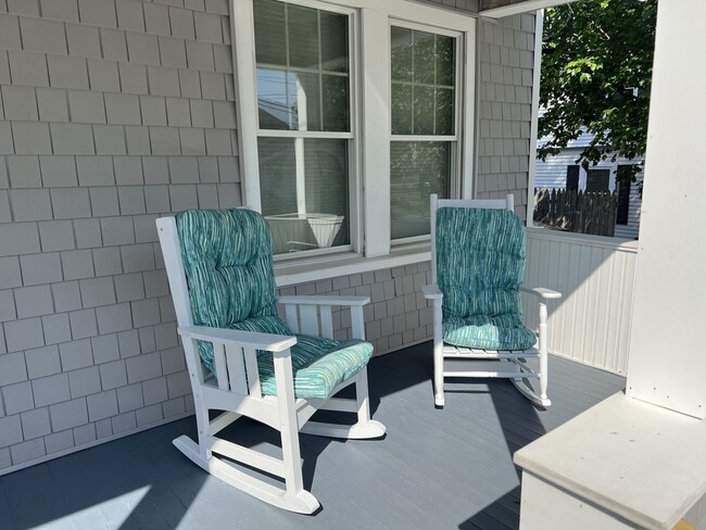Front Porch - 130 Union Ave