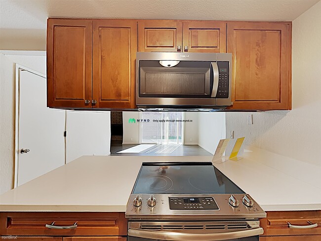 Building Photo - 2 br, 2 bath  - 7041 Greenback Ln Apt A Apt A