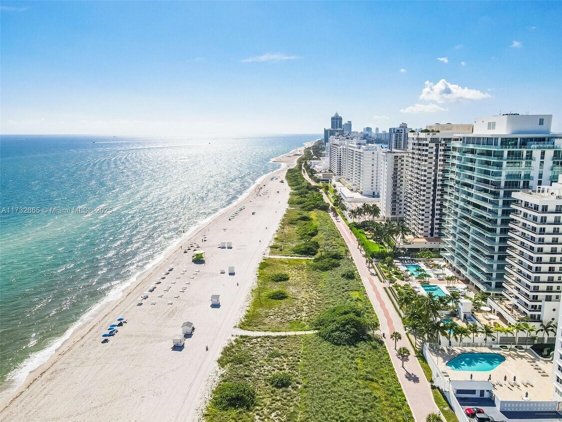 Primary Photo - 5875 Collins Ave