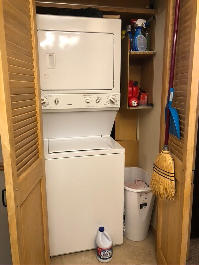 Foto del edificio - 10321 W North Ave