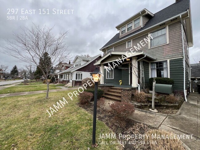 Foto del edificio - Beautiful 5-Bedroom Single Family Home in ...
