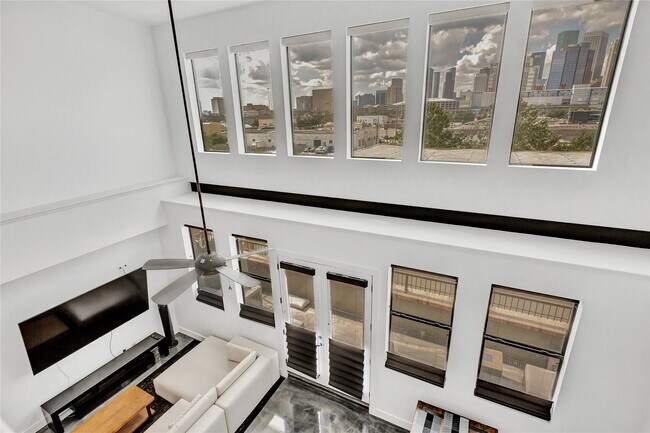 Foto del edificio - 2323 Polk St