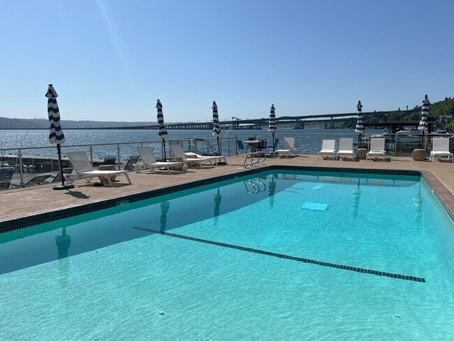 Foto del edificio - Lake Washington waterfront living with lak...