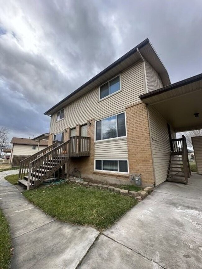 Foto del edificio - 700 700 W