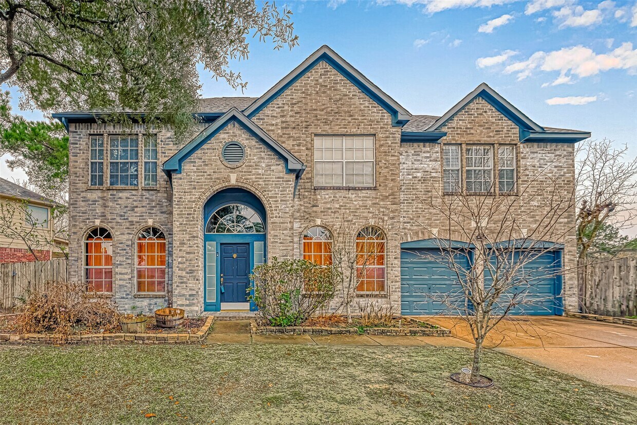 Foto principal - 5815 Henniker Dr