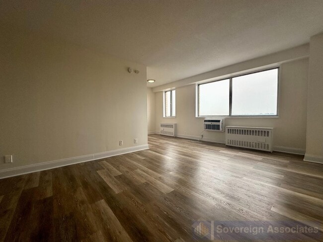 Building Photo - 40 E Sidney Ave