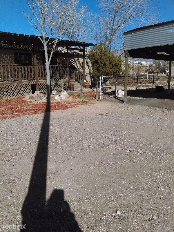 Building Photo - 3 br, 2 bath House - 221 Los Ranchos Rd. NE