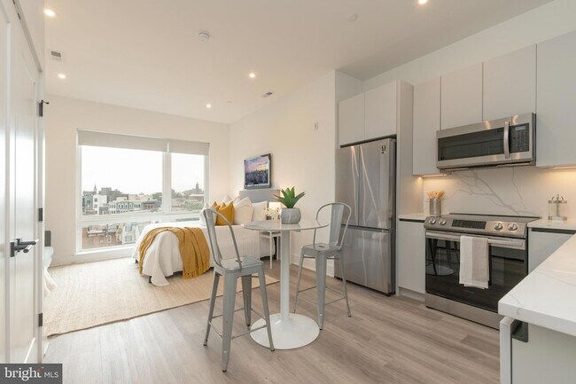 Foto del edificio - 1421 E Columbia Ave