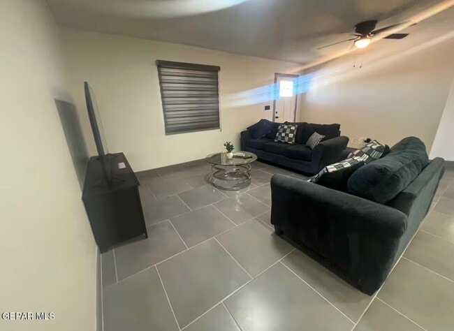 Foto del edificio - 6902 S Angora Loop Ave