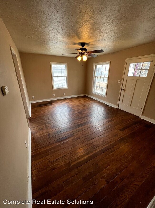Building Photo - 2 br, 1 bath House - 522 W Elm