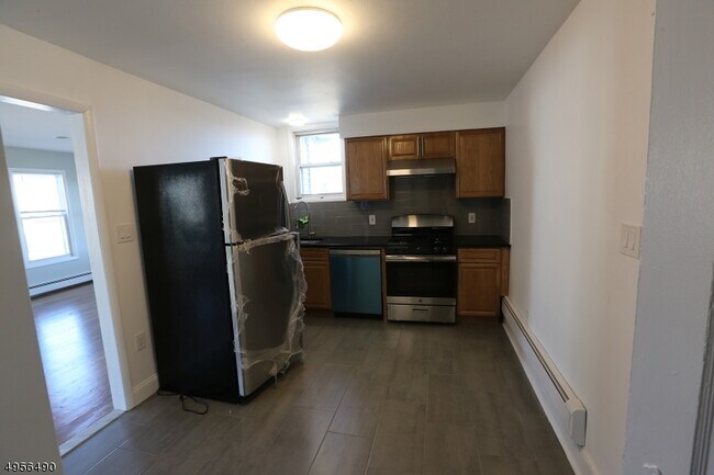 Building Photo - 539 Union Blvd
