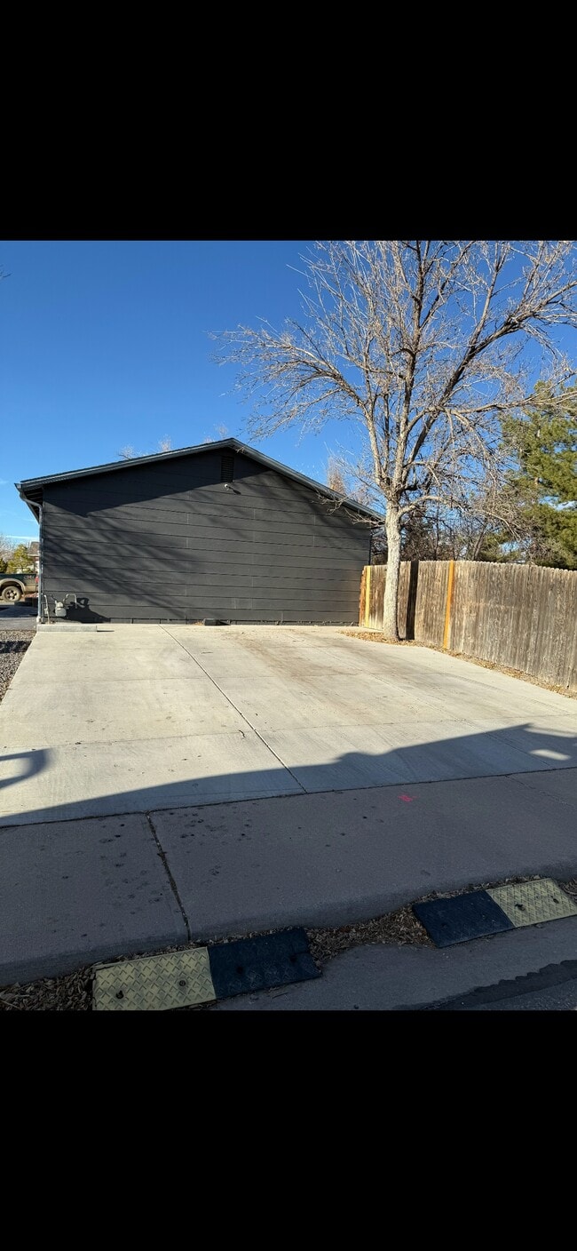 Photo - 11175 Dexter Dr House