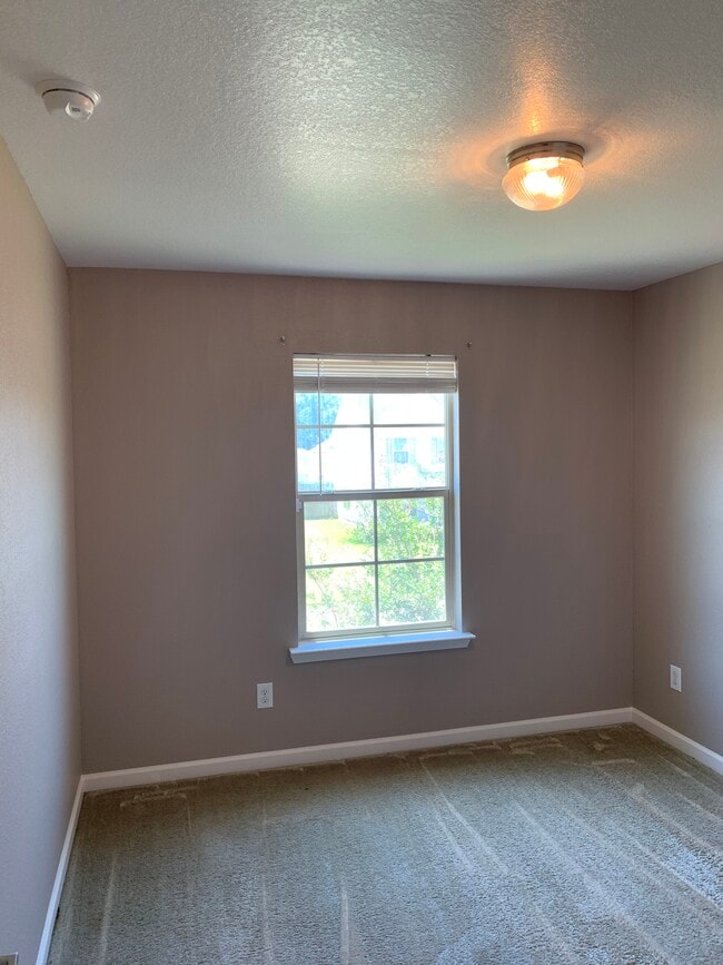 Building Photo - 39090 Prairie North Dr