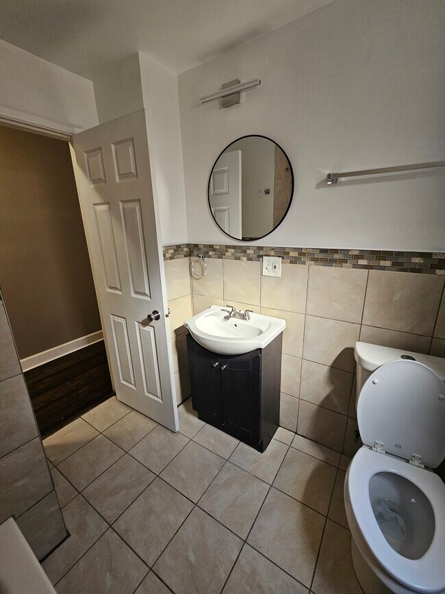 Foto del edificio - 8539 S Colfax Ave