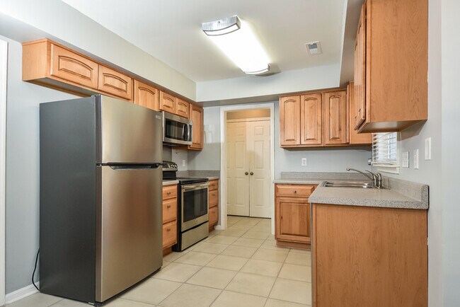Foto del edificio - 5700 Chinaberry Pl