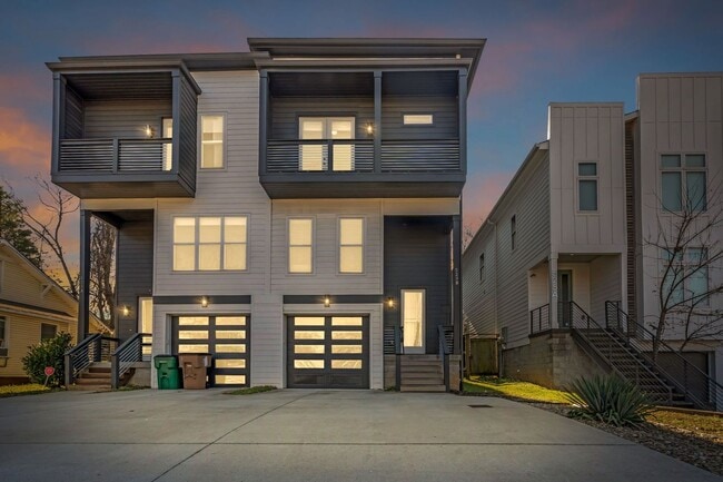 Modern Living in Wedgewood Houston - Modern Living in Wedgewood Houston Townhome