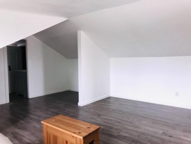 Foto del edificio - 3236 Milton St