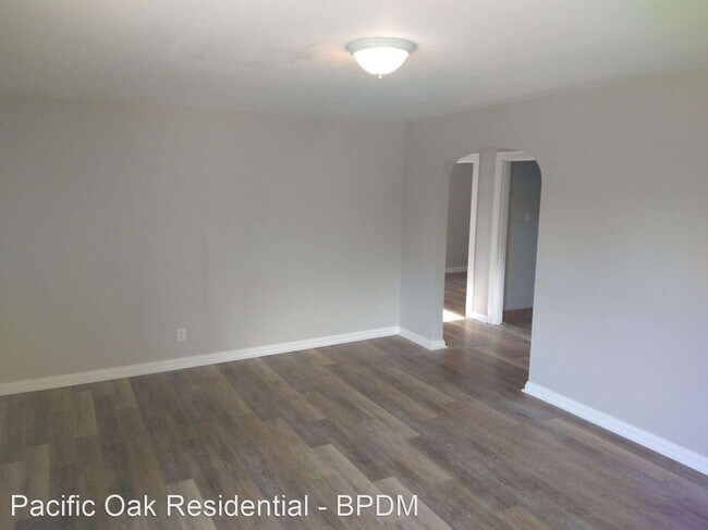 Building Photo - 3 br, 1 bath House - 742 Greenmound Road