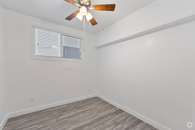 2HAB, 2BA - 900 ft² - Oak Street Apartments